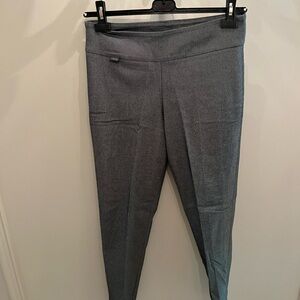 Cute gray jagging size medium, very stretching comfortable